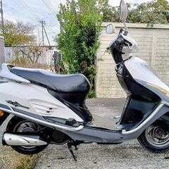 非常に良いエンジンです。ホンダ（SDH 125T）。走行距離25,837キロ。 ◆安い価格で安心して乗れる良いバイクを提供しています。の画像