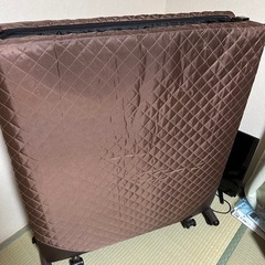折りたたみベッドの画像