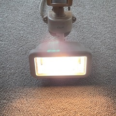 商談中　
コンセント式　人感センサーライトの画像