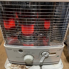 電気のいらない 石油ストーブ 放射型 2013年 手回し トヨトミの画像