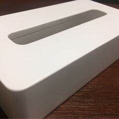 【ほぼ新品】 山崎実業(Yamazaki) コンパクト ティッシュケース ホワイト 約W21.5×D11.5×H5.5cm タワー tower ソフトパックティッシュ専用 壁面収納可の画像