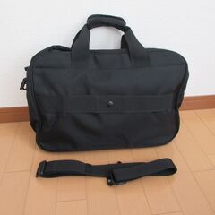 ユニクロ　無地2wayバッグの画像