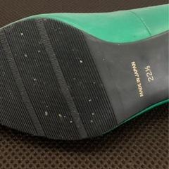 pianissimoグリーンパンプスの画像