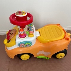 アンパンマン車の画像