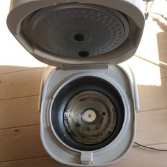 炊飯器の画像