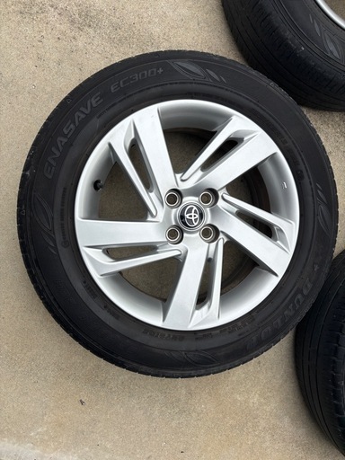 トヨタ　純正ホイール、タイヤ