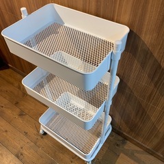 IKEA 3段ワゴンラック　キャスター付きの画像