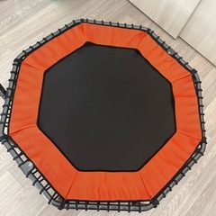 折りたたみ式トランポリンの画像