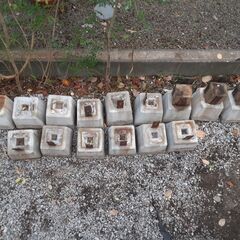15 Deck Concrete Footing Blocks – ¥3,000 for all (Pickup in Higashikurume)の画像