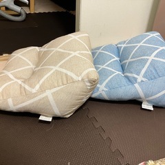 三角クッション2個セットの画像