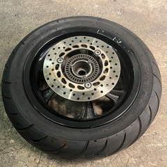 トリシティ　リアホイール　タイヤセットの画像