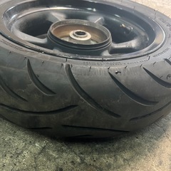 トリシティ　リアホイール　タイヤセットの画像