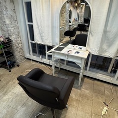 美容室で使う椅子の画像