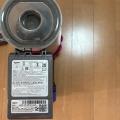 ダイソン Dyson sv11 コードレスクリーナー掃除機　下記説明文の通りジャンク扱いにてよろしくお願いします。の画像