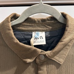 ZARA メンズLサイズ カーキ  ザラの画像