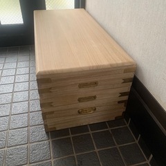 桐の衣装ケースの画像