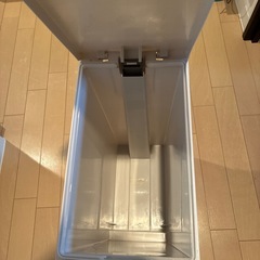 多数問い合わせにより一旦受付終了　ゴミ箱　20リットルの画像