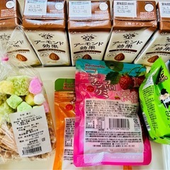 焼あごだし鍋つゆ　アーモンド効果5個　グミ　チョコビ　おこしの画像