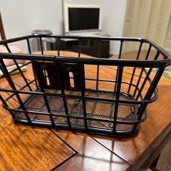 自転車の前カゴの画像