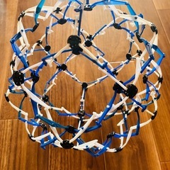 広がるボールの画像