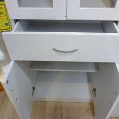 ジモティー割引🏷️【ジャングルジャングル 岸和田和泉インター店】2枚扉食器棚 ホワイト 和泉市 堺市 岸和田市 泉大津市 高石市 泉北郡忠岡町の画像