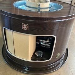 (決まりました)火鉢型コロナ石油ストーブ➕テーブル未使用品 の画像