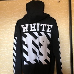 新品メンズMサイズ裏起毛パーカーの画像