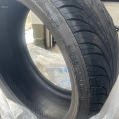 夏タイヤ235/35r19２本の画像