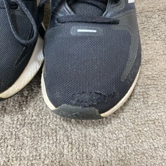 adidasスニーカーの画像