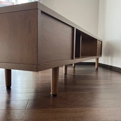 テレビボードの画像