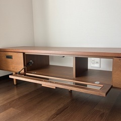 テレビボードの画像