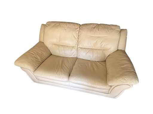 IDC大塚家具  レザーワールド　Leatherworld レザー 2人掛けワイドソファ ホワイト クリーム色