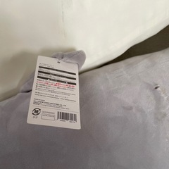 サメ　抱き枕　二つの画像