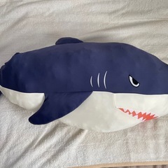 サメ　抱き枕　二つの画像