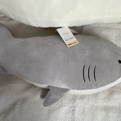 サメ　抱き枕　二つの画像