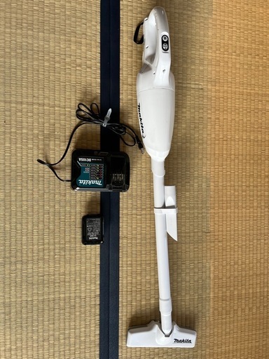 【ぜひお願いします】掃除機　マキタ　CL108FD