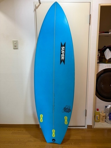 [11月中]サーフボード6.1ft (付属品多数)