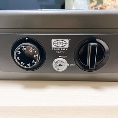 手提げ金庫・グレー色の画像