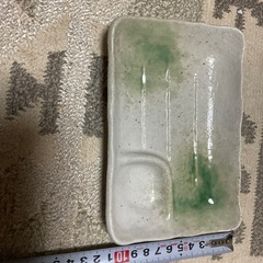 タレ入れ付き皿の画像