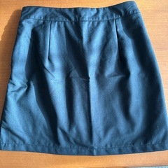 黒のミニスカート（中はパンツタイプ）の画像