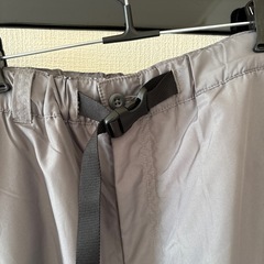 メンズUNIQLOナイロンカーゴパンツの画像