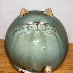 陶器の置物ねこ。大小セット猫の画像