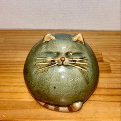 陶器の置物ねこ。大小セット猫の画像