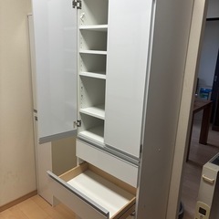 食器棚の画像