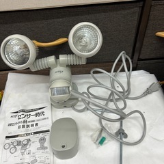 ライテックス　防雨センサーライトメガ ハロゲン100W×2の画像