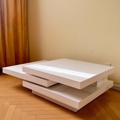 【値下げ】ホワイトローテーブルの画像
