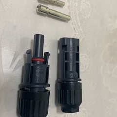 225w新品ソーラーパネルの画像