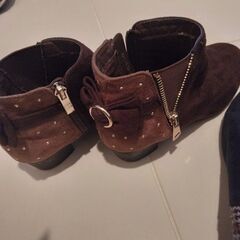 ブーツ　21.0 23.0の画像