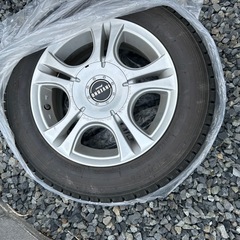 スタッドレスタイヤ　ベリーサ　ヨコハマタイヤ　175/65R14の画像