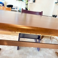 ダイニングテーブルいりませんか？の画像